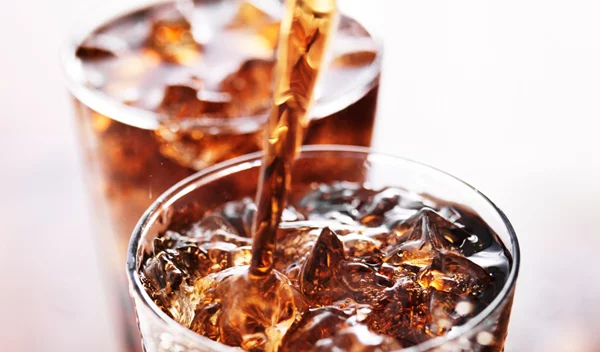 Η πρώτη cola με φυσικό μεταλλικό νερό και μηδέν ζάχαρη είναι γεγονός!