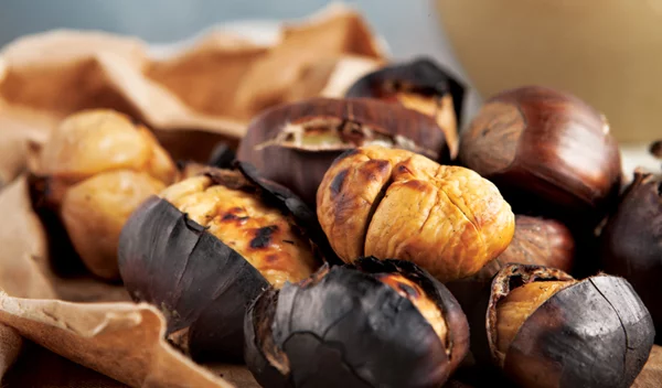 Πόσες θερμίδες έχουν τα κάστανα και πόσο καλό κάνουν στην υγεία μας;