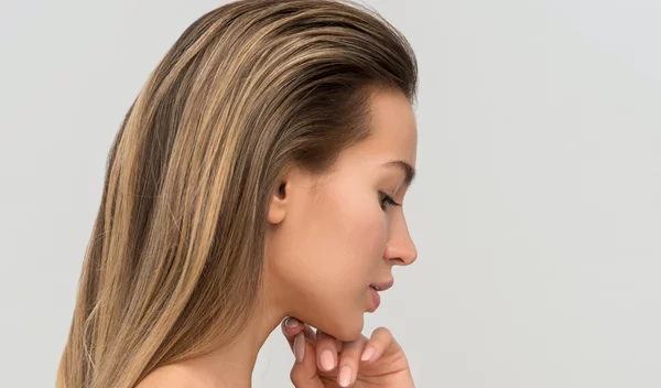 5 πράγματα που οι δερματολόγοι δε θα βάλουν ποτέ στο πρόσωπό τους