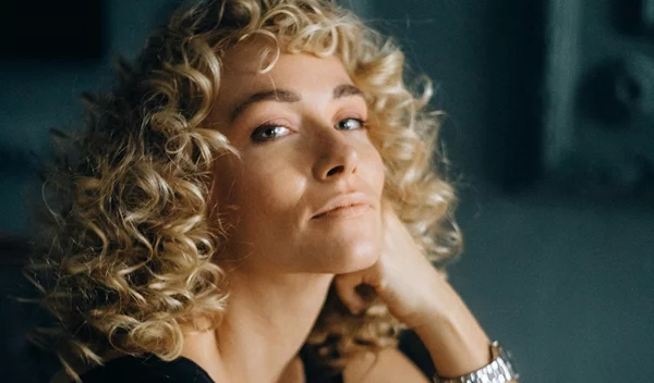 4 κολακευτικά κουρέματα για σγουρά μαλλιά