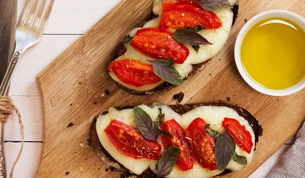 Ποια είδη τυριού είναι πιο υγιεινά σύμφωνα με τον διαιτολόγο;