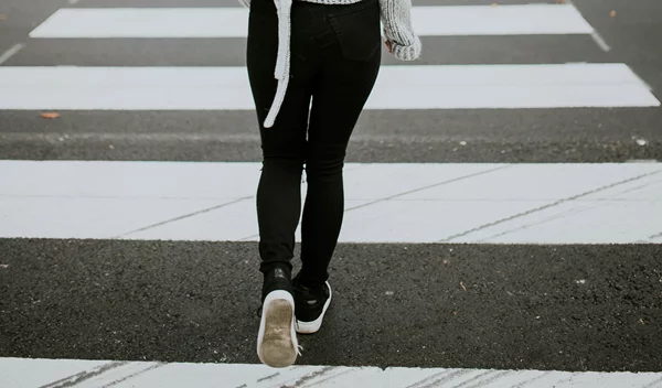 Πόσα βήματα τη μέρα μειώνουν έως και 50% τον κίνδυνο εμφάνισης άνοιας;