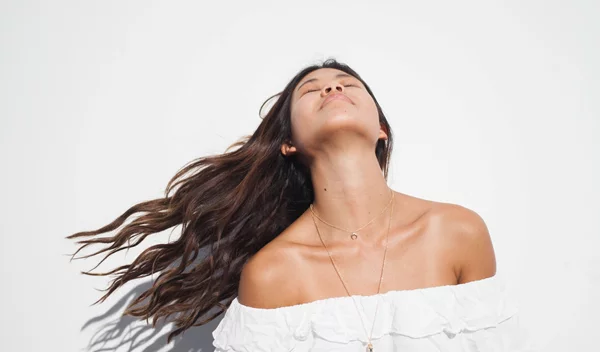 Βιταμίνες για μαλλιά: Το top 3 για υγιή και λαμπερά μαλλιά