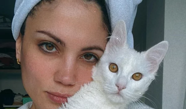 Γάτες και εγκυμοσύνη: Οι συμβουλές της Μαίρης Συνατσάκη από την εμπειρία της