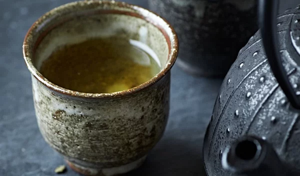 Γλυκά αφεψήματα με τσάι και μέντα, ό,τι πρέπει για το χειμώνα