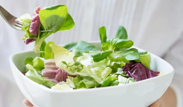 Υγιεινή διατροφή detox για να απαλλαγείς άμεσα από το φούσκωμα