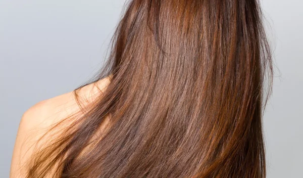 Θα μακρύνουν τα μαλλιά σου αν παίρνεις βιοτίνη;