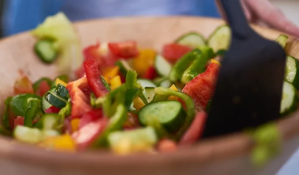 Συνταγές με καλοκαιρινές σαλάτες που "καίνε λίπος"