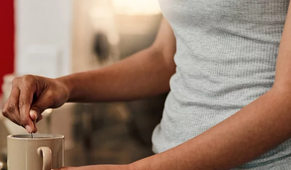 Νιώθω πρησμένη σε όλο το σώμα: Ημερήσιο πλάνο για να νιώσεις καλύτερα σε 24 ώρες