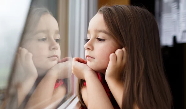 Σε ποια ηλικία μπορώ να αφήσω το παιδί μόνο στο σπίτι;