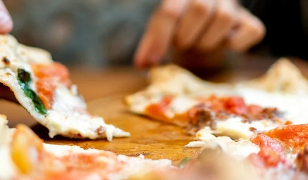 Λιγούρες για λιπαρά και junk food; Πώς θα ικανοποιήσεις την ανάγκη σου έξυπνα;