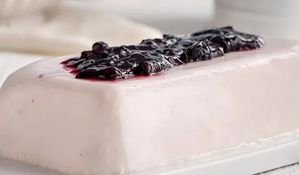 Γλυκό ψυγείου με κεράσι και γιαούρτι: Ελαφρύ, δροσερό και έτοιμο σε χρόνο μηδέν