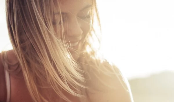 Τα καλύτερα μωβ σαμπουάν για βαμμένα ξανθά μαλλιά