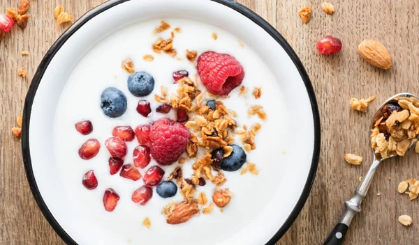 Τι να τρώω το πρωί στη δουλειά; Τα πρωινά της διατροφολόγου για να ξεκινήσεις τη μέρα σου