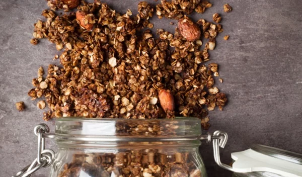 Φτιάξε σπιτική γκρανόλα με 217 θερμίδες μόνο από τη διαιτολόγο