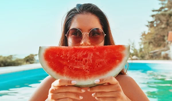 Πώς η διατροφή μπορεί να με κάνει να νιώθω πιο ευτυχισμένη;