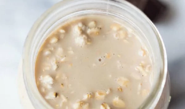 Πόριτζ βρόμης με γεύση μόκα που θυμίζει καφέ! Φτιάχνουμε overnight oats