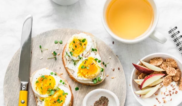 Το λάθος που κάνεις στο πρωινό (και οι top τροφές για ενέργεια το πρωί!)