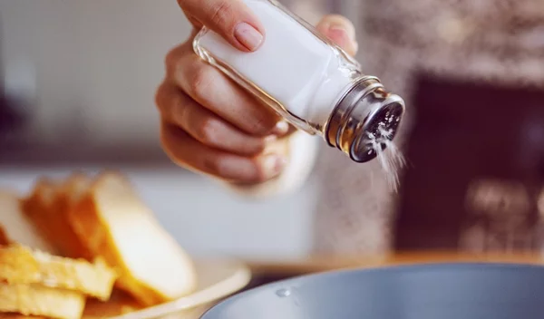 Ποιο αλάτι είναι καλύτερο; Τα βασικά είδη και πού να χρησιμοποιώ το καθένα