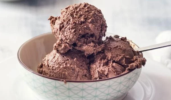 Vegan παγωτό μπανάνα σοκολάτα με μόνο δύο υλικά