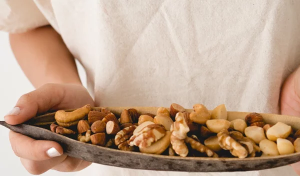 Ποιοι είναι οι ξηροί καρποί που δεν παχαίνουν και ταιριάζουν στη δίαιτα;