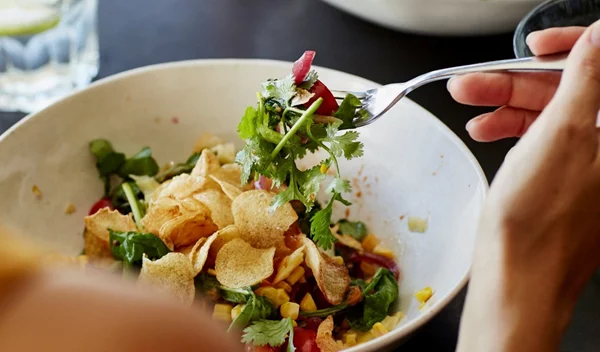 Διατροφή χωρίς αλάτι: Ενδεικτικό πλάνο για να νιώσεις υγιής και ανάλαφρη