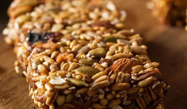 Τι να τρώω όταν χρειάζομαι ενέργεια άμεσα; 10 διατροφολόγοι απαντούν