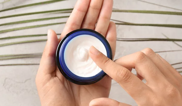 Τελείωσε η κρέμα προσώπου: Με τι μπορώ να την αντικαταστήσω;