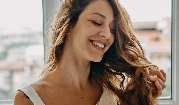 Ένα "έξυπνο" κούρεμα για να ανανεώσεις τα μακριά μαλλιά σου