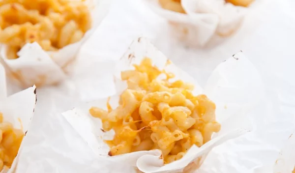 Mac n Cheese muffins: Ένα υγιεινό twist με κουνουπίδι