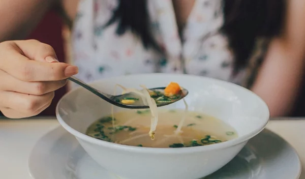 Πώς θα είσαι σε δίαιτα και θα σιτίζεις σωστά όλη την οικογένεια