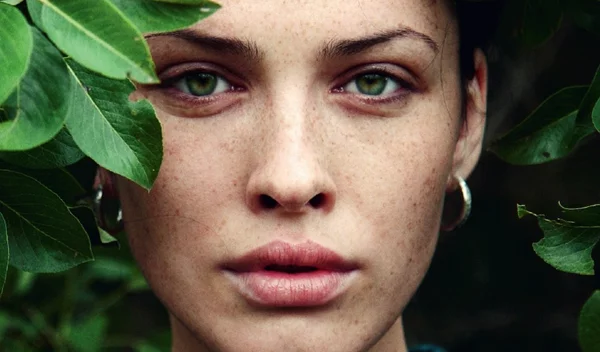 Πώς να κάνω τη ρουτίνα περιποίησης πιο φιλική προς το περιβάλλον;