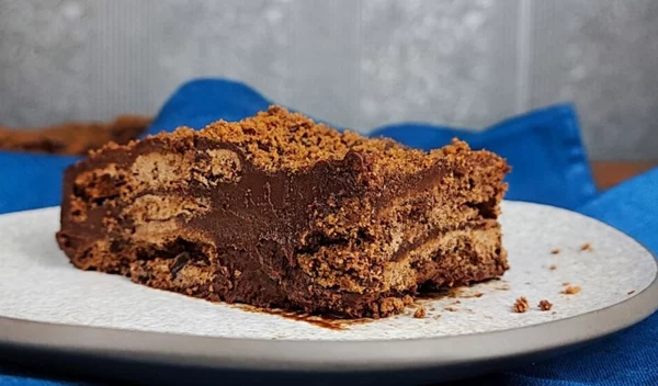 Σοκολατένιο γλυκό ταψιού με 3 υλικά και χωρίς ζάχαρη