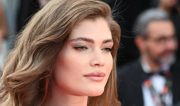 Φυσικό lifting προσώπου: Πώς θα το πετύχεις πανεύκολα με μακιγιάζ