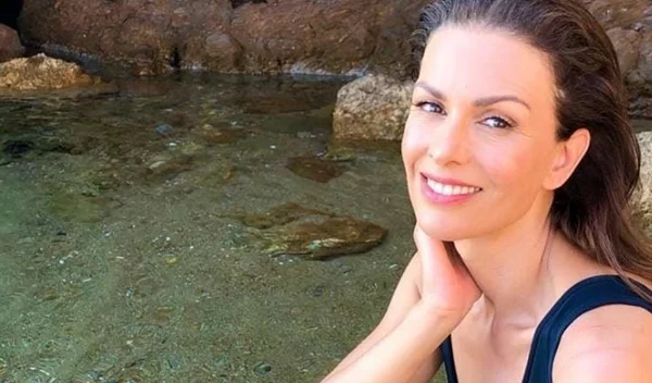 Η Τζίνα Αλιμόνου μάς έδωσε την πιο εύκολη συνταγή για DIY φυσικό αποσμητικό σώματος