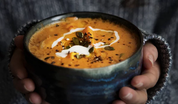 Δέκα αγαπημένες μας συνταγές για σούπες από σεφ, διαιτολόγους και bloggers