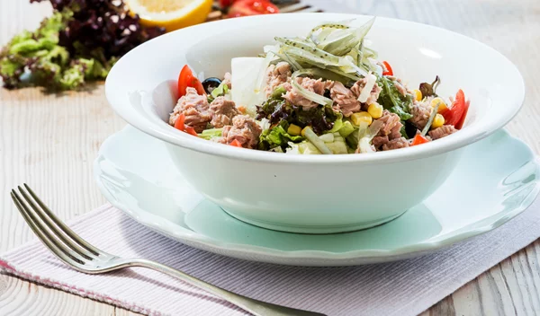 7 συνταγές για σαλάτα με υψηλή περιεκτικότητα σε πρωτεΐνη