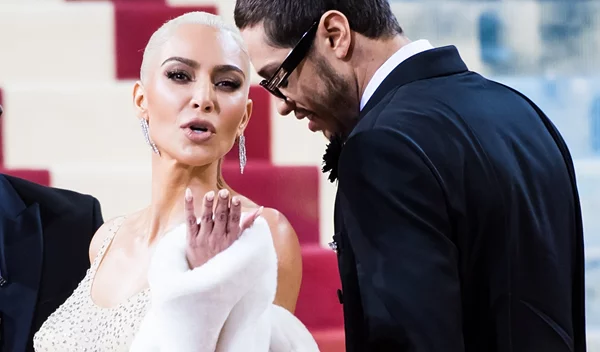 7 κιλά σε 3 εβδομάδες: Η ακραία δίαιτα της Kim Kardashian για τη λαμπερή της εμφάνιση στο Μet Gala