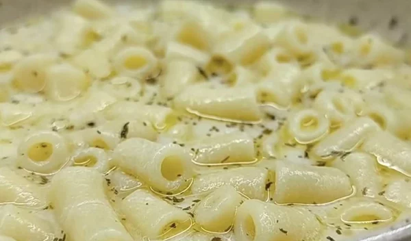 Μαντού: Η ποντιακή συνταγή με κοφτό μακαρονάκι που θα σε ξετρελάνει