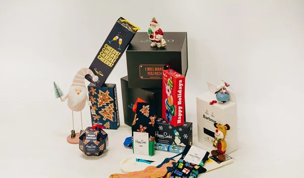 10 κομψά δώρα για τις γιορτές που είναι τέλεια για γυναίκες που αγαπούν το χειμερινό στιλ