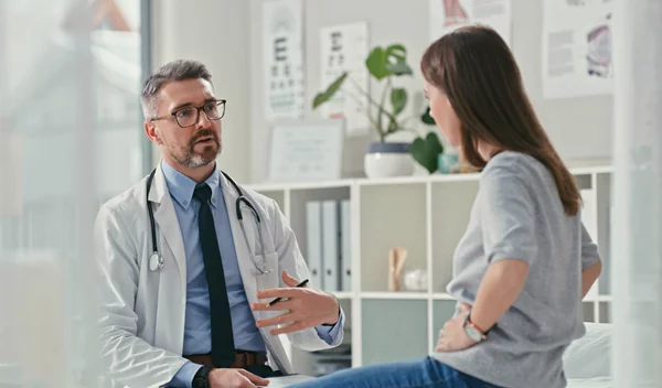 Ανεύρυσμα αορτής: Τα συμπτώματα, η θεραπεία και οι ελάχιστα επεμβατικές ενδαγγειακές τεχνικές