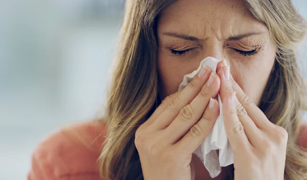 Πώς να αντιμετωπίσεις αποτελεσματικά τα συμπτώματα της ρινικής συμφόρησης