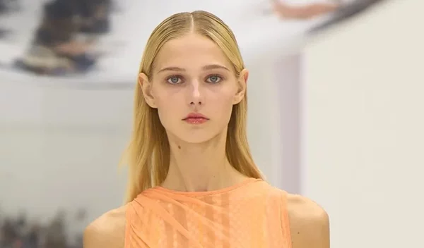 Η κορυφαία skincare τάση του 2024 χαρίζει ονειρεμένη επιδερμίδα