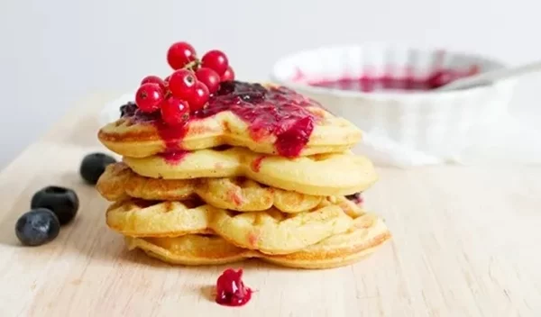 Η τέλεια συνταγή για vegan σπιτικό brunch - Τα νηστίσιμα pancakes που δεν ήξερες ότι χρειάζεσαι
