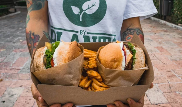 Παγκόσμια Ημέρα Vegan: Τα υπέρ και τα κατά μιας αυστηρά χορτοφαγικής δίαιτας