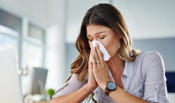 Mπορούμε να κρατήσουμε μακριά τις ιώσεις και τη γρίπη; Έρευνες απαντούν!