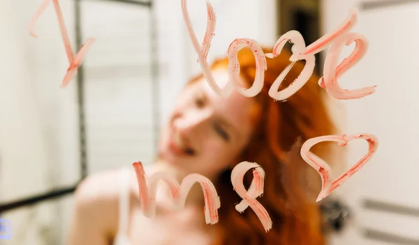 Γιατί η αυτοαγάπη είναι η νέα τάση - Και πώς θα σε κάνει πιο ευτυχισμένη;