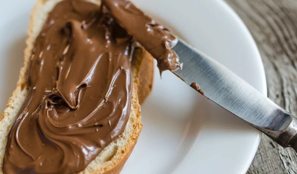 Σπιτική πραλίνα φουντουκιού: Υγιεινή και vegan, έτοιμη σε λίγα λεπτά