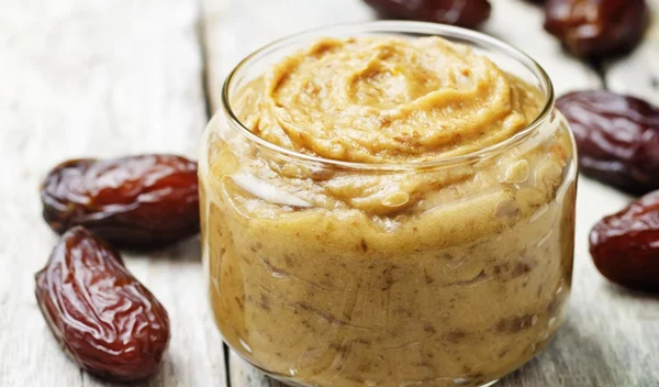 Αντί για ασπαρτάμη: Υγιεινές επιλογές για να αντικαταστήσεις τα τεχνητά γλυκαντικά