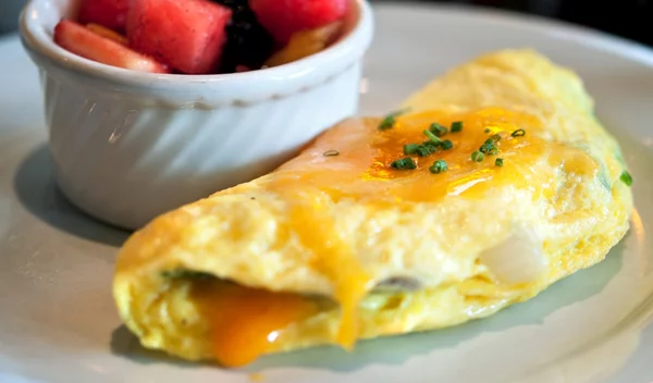 Αυγά ή τυριά; Ένα crash test ανάμεσα στις δύο δημοφιλείς πρωτεΐνες